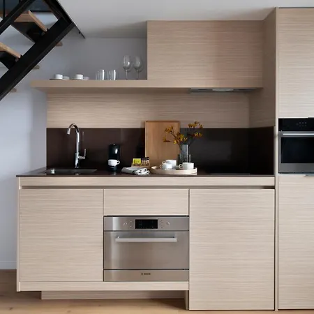 Eric Voekel Boutique - Riverfront Apartment Amsterdam
