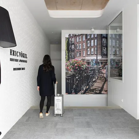Eric Voekel Boutique - Riverfront Apartment Amsterdam