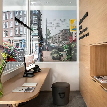 Eric Voekel Boutique - Riverfront Apartment