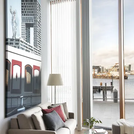 Eric Voekel Boutique - Riverfront Appartement